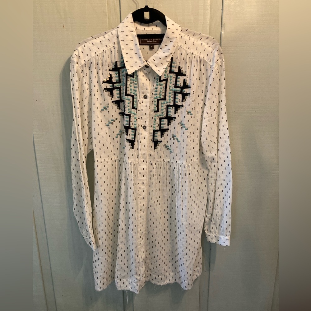 Double D Ranchwear White Embroidered Tunic Top